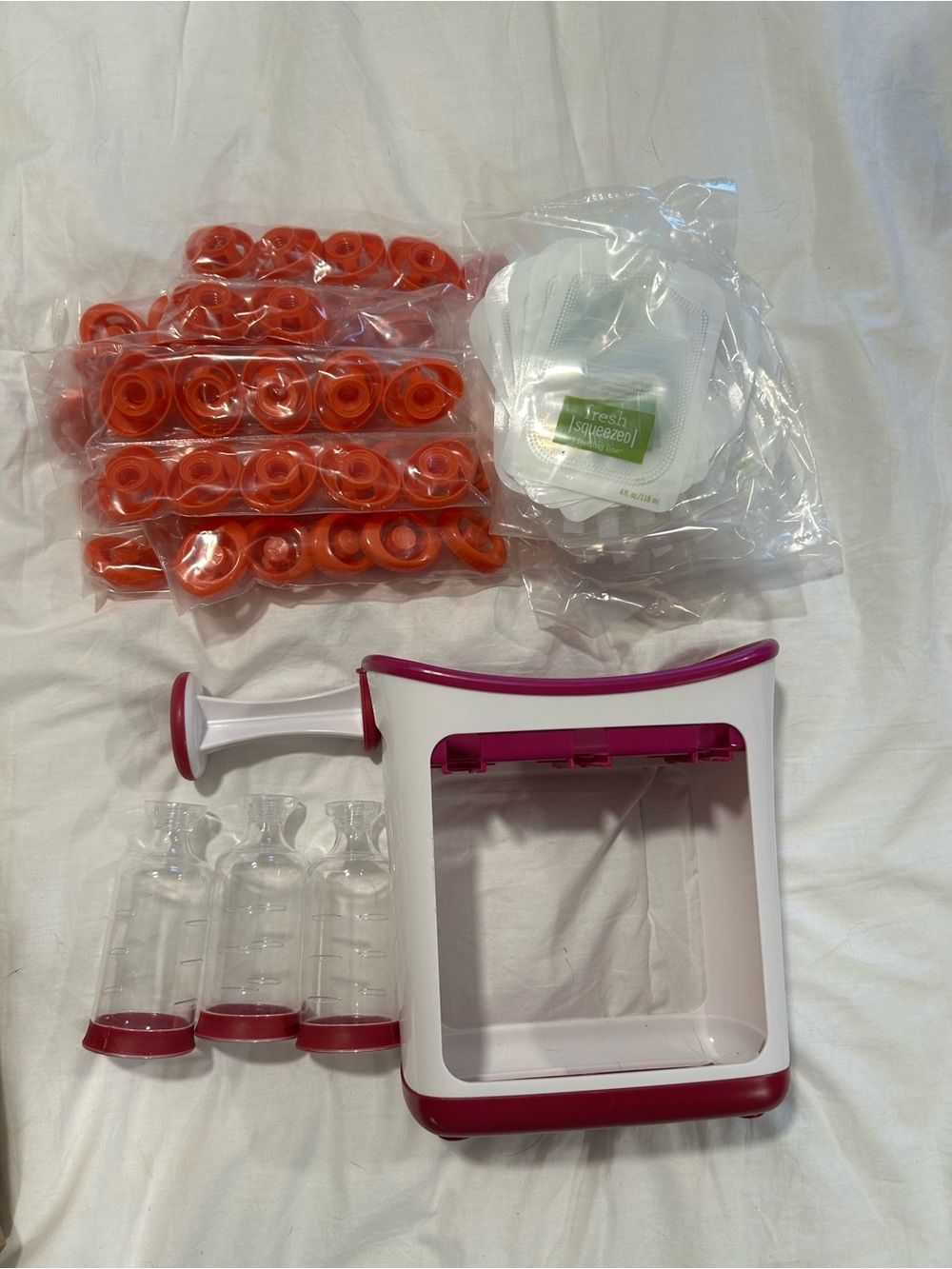 Baby food Prep Dispenser with storage bags and lids